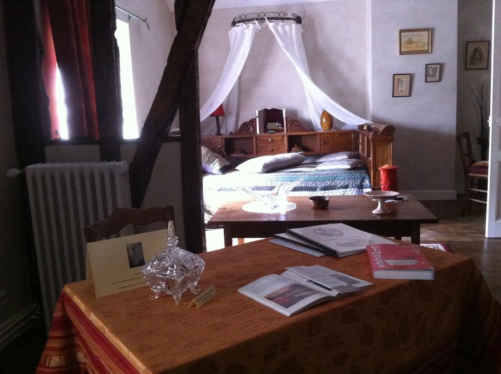 Le Clos De La Muse Saint-Junien Szoba fotó